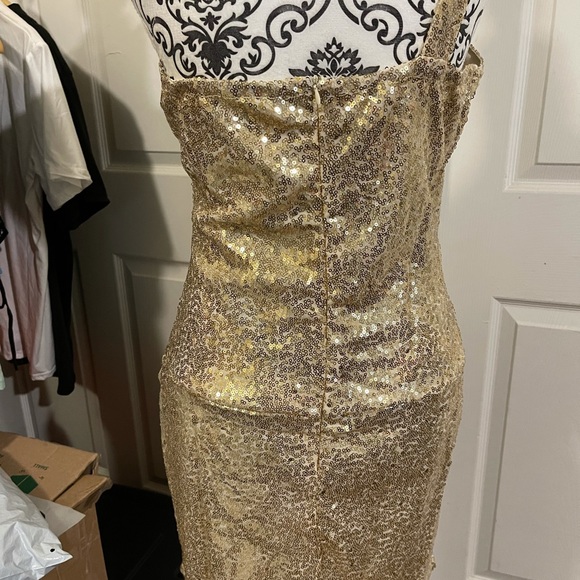 Gold Sequined Party Dress - Picture 6 of 6